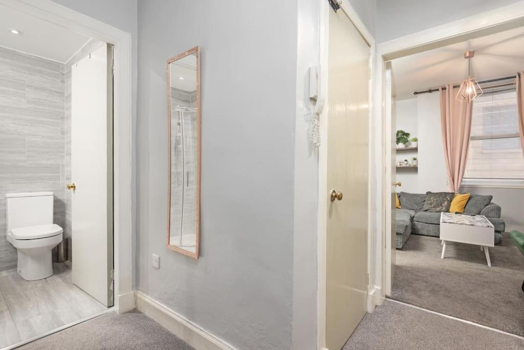 Two Bedroom Apartment-Central Edinburgh-Old Town-Licensed Ngoại thất bức ảnh