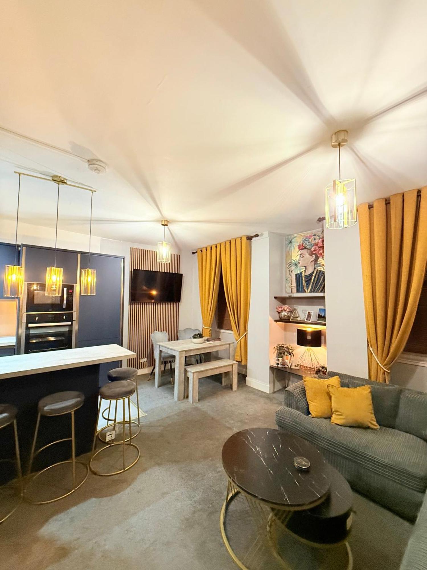 Two Bedroom Apartment-Central Edinburgh-Old Town-Licensed Ngoại thất bức ảnh